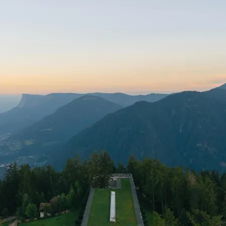 Hotell Vigilius Mountain Lana