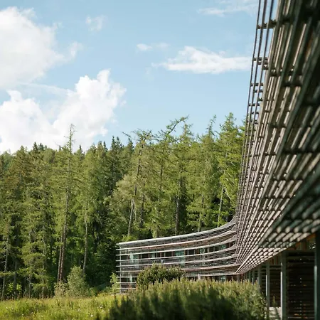 Hotell Vigilius Mountain 5*